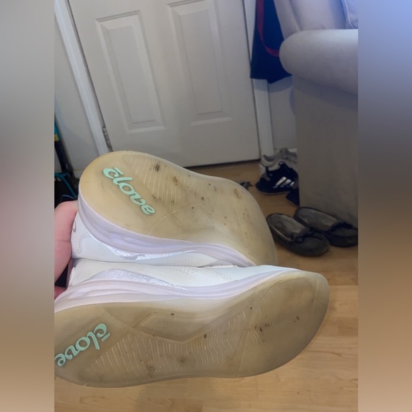 Clove nursing shoes. Size 8.5. Worn, but in good condition! Will wash! - Picture 3 of 4